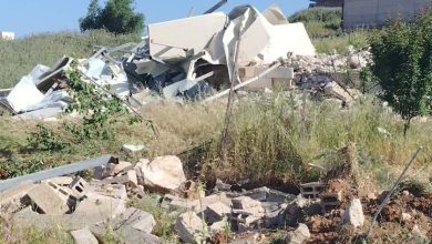 قوات الاحتلال تهدم منزلا ومنشأة صناعية في مخيم الجلزون شمال رام الله
