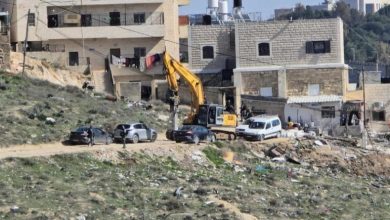 قوات الاحتلال تخطر بوقف العمل والبناء في عشرة منازل غرب بيت لحم