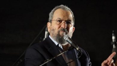 رئيس وزراء الاحتلال الأسبق باراك: نتنياهو تحول إلى دمية بيد ترمب