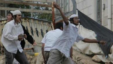 مستوطنون يحطمون مركبتين في مجدل بني فاضل جنوب نابلس