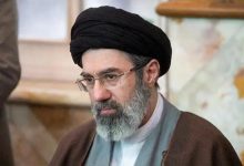 الرئيس الإيراني يكشف عن لقاء مع المرشد مجتبى خامنئي