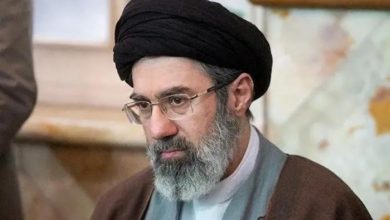 الرئيس الإيراني يكشف عن لقاء مع المرشد مجتبى خامنئي