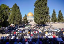 60 ألف مصلٍ يؤدون الجمعة في المسجد الأقصى المبارك