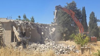 الاحتلال يجبر مواطنا على هدم منزله بقلنديا شمال القدس المحتلة