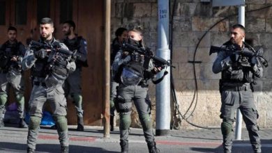 الاحتلال يستدعي مقدسيا للتحقيق ويبلغه بمنعه من السفر 6 أشهر
