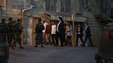 مستوطنون يهاجمون كفل حارس ويحاولون احراق مسجد البلدة