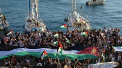 الاحتلال يمدّد احتجاز ناشطَين من "أسطول الصمود" ليومين إضافيين