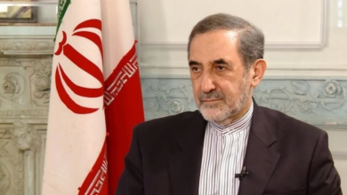 مستشار المرشد الإيراني علي ولايتي للبحارة الأمريكيين: أنتم مجرد "كومبارس" في عرض انتخابي لترامب