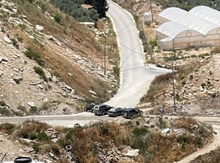 مواطنون يتصدون لهجوم المستوطنين في عصيرة القبلية مواطنون يتصدون لهجوم المستوطنين في عصيرة القبلية