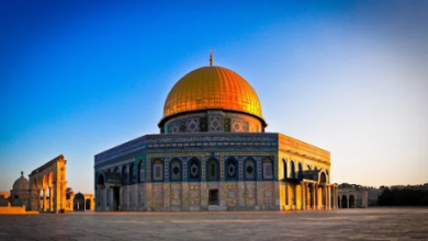 الاحتلال يسلّم مقدسية قراراً بالإبعاد عن المسجد الأقصى لمدة ستة أشهر