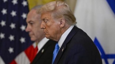 في محاولة لاحتواء التراشق.. نتنياهو يطلب من وزرائه الامتناع عن انتقاد ترمب