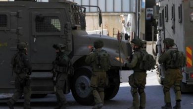 قوات الاحتلال تغلق مداخل رئيسية في حوسان غرب بيت لحم قوات الاحتلال تغلق مداخل رئيسية في حوسان غرب بيت لحم