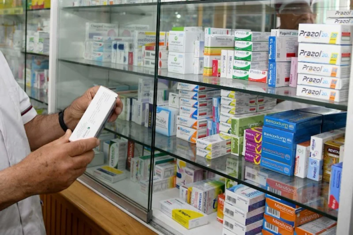 "المالية" و"الصحة": نعمل بشكل حثيث لاستكمال ترتيبات عاجلة لتوريد أدوية منقذة للحياة ومنع انهيار الخدمات الطبية "المالية" و"الصحة": نعمل بشكل حثيث لاستكمال ترتيبات عاجلة لتوريد أدوية منقذة للحياة ومنع انهيار الخدمات الطبية