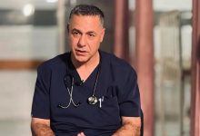 محامي الطبيب أبو صفية: المحكمة رفضت إزالة الأصفاد وتطالب النيابة بتقديم تقرير حول وضعه الصحي