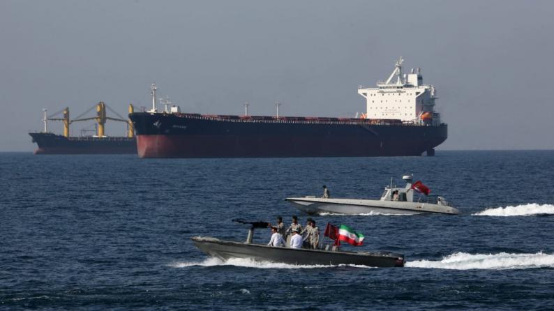 الاستخباراتية الأميركية: إيران تسيطر فعلياً على مضيق هرمز.. وقادرة على إغلاقه متى شاءت الاستخباراتية الأميركية: إيران تسيطر فعلياً على مضيق هرمز.. وقادرة على إغلاقه متى شاءت