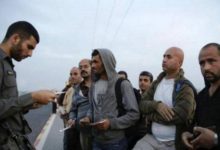 الاحتلال يعتقل عددا من العمال على حاجز عسكري جنوب القدس