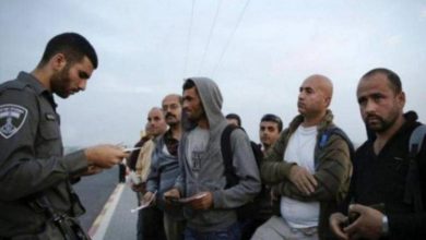 الاحتلال يعتقل عددا من العمال على حاجز عسكري جنوب القدس