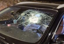 مستوطنون يغلقون طريق المعرجات ويهاجمون مركبات فلسطينية غرب أريحا
