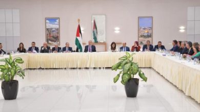 الشيخ يطلع السفراء المعتمدين على آخر المستجدات السياسية والإنسانية والانتهاكات الإسرائيلية وبرنامج الإصلاح الوطني