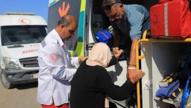 مغادرة 85 مريضًا مع مرافقيهم عبر معبر رفح