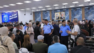 "المعابر والحدود": حركة سفر نشطة على معبر الكرامة رغم التوقفات والتشويش