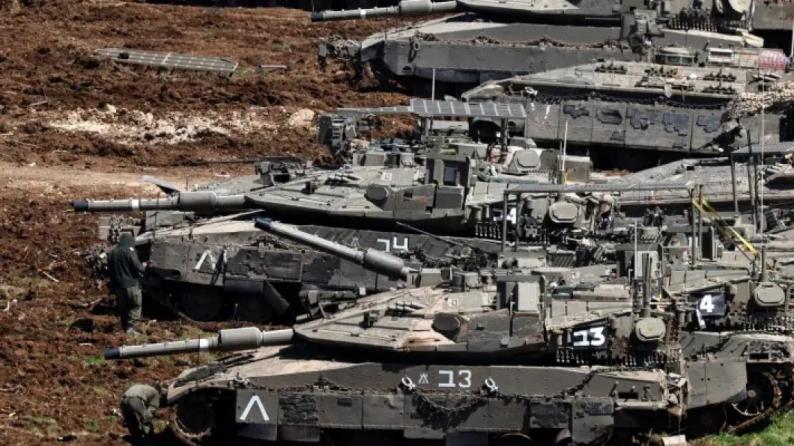 معاريف: الجنود جائعون ومتعبون والدبابات تفتقر إلى المحركات.. لكن نتنياهو يواصل العيش في أوهامه معاريف: الجنود جائعون ومتعبون والدبابات تفتقر إلى المحركات.. لكن نتنياهو يواصل العيش في أوهامه