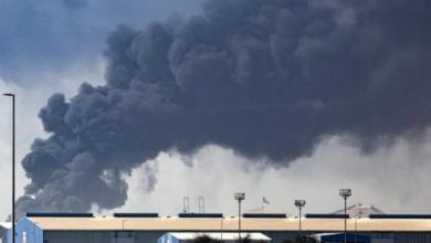 الجيش الإيراني يعلن استهداف قاعدتين أمريكيتين في الكويت ويهدد واشنطن بـ"رد مدمر"