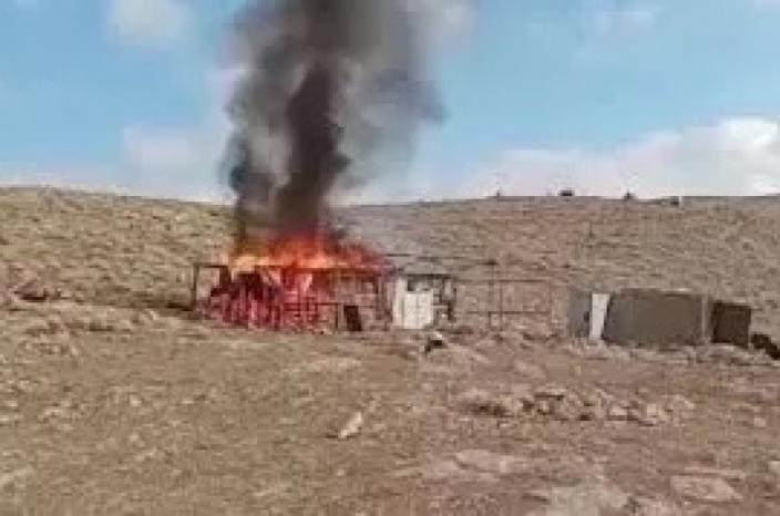 الاحتلال يتسبب في حرائق بمناطق رعوية في الأغوار الشمالية الاحتلال يتسبب في حرائق بمناطق رعوية في الأغوار الشمالية
