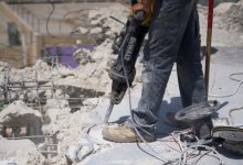الاحتلال يجبر مواطنا على هدم بناء إضافي في منزله في بيت جالا ذاتيا