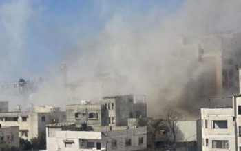 4 شهداء بينهم طفلة وعدد من الإصابات في قصف للاحتلال على حي النصر غرب غزة 4 شهداء بينهم طفلة وعدد من الإصابات في قصف للاحتلال على حي النصر غرب غزة