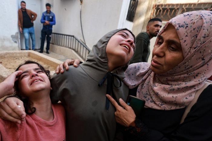 6 شهداء وأكثر من 20 مصابًا بنيران الاحتلال في قطاع غزة منذ صباح اليوم 6 شهداء وأكثر من 20 مصابًا بنيران الاحتلال في قطاع غزة منذ صباح اليوم