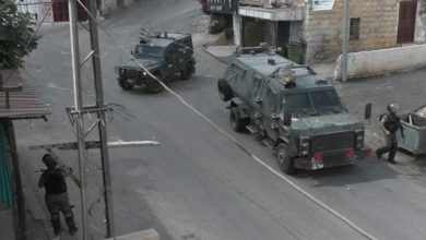 إصابة مواطن برصاص الاحتلال واعتقال آخر في بيت أمر شمال الخليل