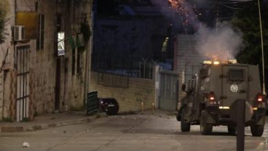الاحتلال يحاصر منزلا في بيت أمر شمال الخليل