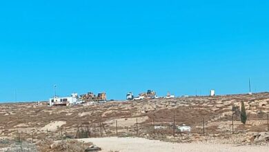الاحتلال يهدم مساكن وبركسات وآبار مياه في خربة الفخيت بمسافر يطا