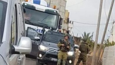 الاحتلال يخطر مواطنا بوقف العمل في مبنى قيد الإنشاء بدير بلوط
