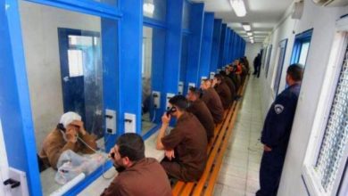 رئيس هيئة الأسرى يدعو الصليب الأحمر لاتخاذ موقف بعد تجديد الاحتلال منع زيارات المعتقلين