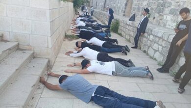 مستوطنون يقتحمون المسجد الأقصى بحماية شرطة الاحتلال