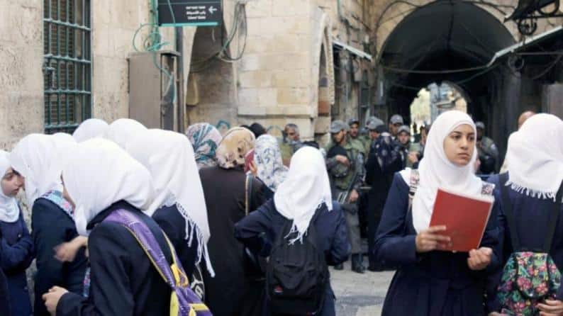 سلطات الاحتلال ستفرض منهجها التعليمي على 45 ألف طالب فلسطيني بالقدس