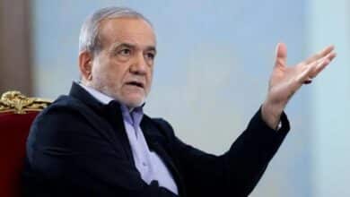 بعد قصف "لارك".. الرئيس الإيراني يتوعد: لن نقف مكتوفي الأيدي وسنرد بحزم