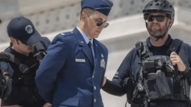 ضابط أمريكي رهن الاحتجاز بعد دعوته لعزل ترامب