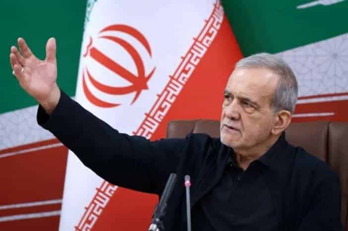 الرئيس الإيراني: صامدون في مواجهة الحرب الاقتصادية الشاملة