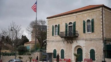 السفارة الأميركية لدى الاحتلال تحذّر رعاياها في الشرق الأوسط وتدعوهم "لرفع مستوى اليقظة"