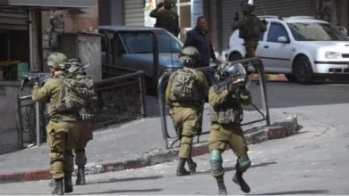الاحتلال يغلق محيط دوار الزايد ويقتحم محال تجارية في جنين