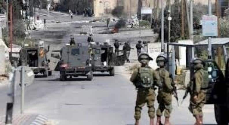 الاحتلال يقتحم المغير ويطلق قنابل الغاز تجاه منازل المواطنين