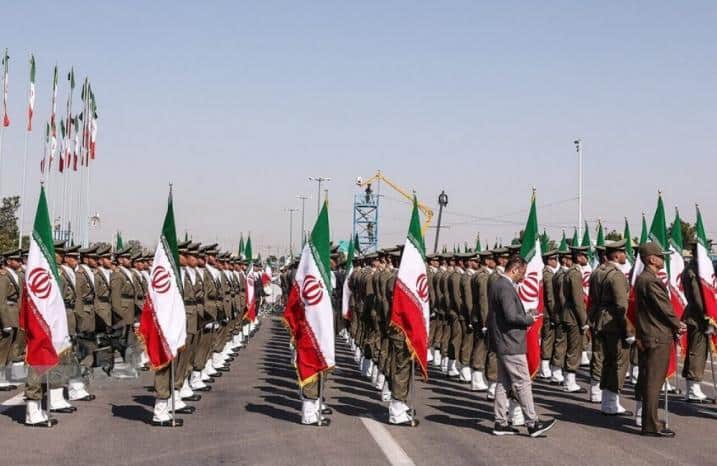 مسؤول إيراني كبير: طهران قررت الانتقال من سياسة دفاعية إلى هجومية بالكامل