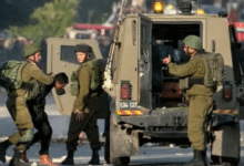 الاحتلال يعتقل شابا وسط مدينة طولكرم