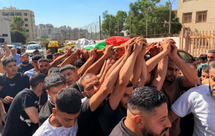 نابلس تشيع جثمان الشهيد الطفل اسلام عجوري إلى مثواه الأخير