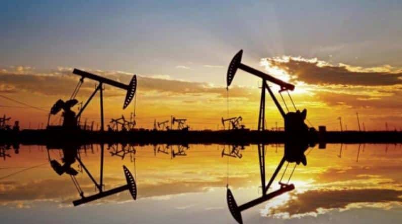 احتياطي النفط الأمريكي يهبط إلى أدنى مستوى منذ 4 عقود بسبب أزمة هرمز