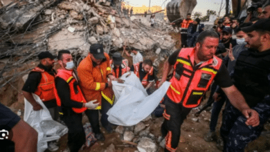 انتشال رفات 20 شهيدًا من تحت أنقاض منزل بحي الزيتون