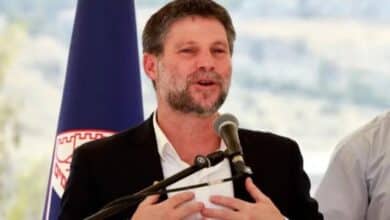 سموتريتش يتباهى بتوسيع النفوذ الاستيطاني على حساب الأراضي الفلسطينية